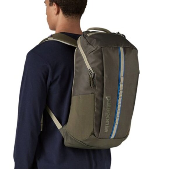 BRAND NEW Patagonia Black Hole Pack Backpack 25L in basin green bsng and blue - Picture 2 of 2